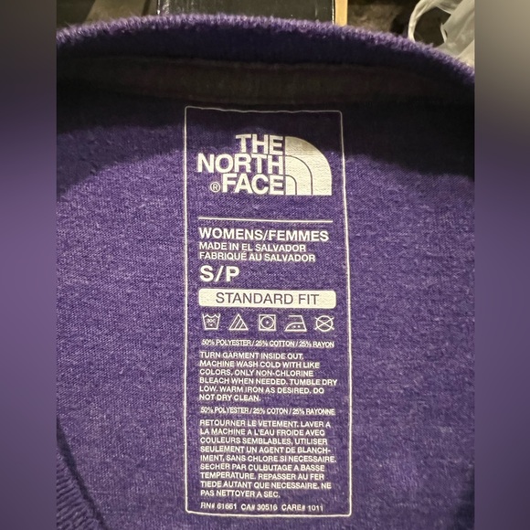 The North Face Longsleeve T-Shirt - Picture 8 of 8